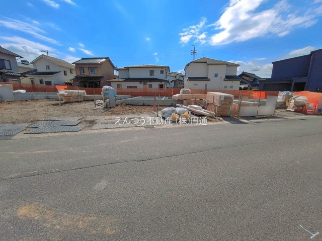 ブルーミングガーデン藤塚3丁目の前面道路含む現地写真