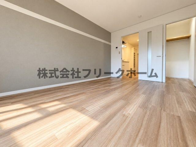 三鷹市井の頭１丁目のアパートの居間・リビング