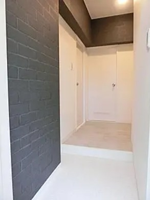 リステルマンション鴻巣の玄関