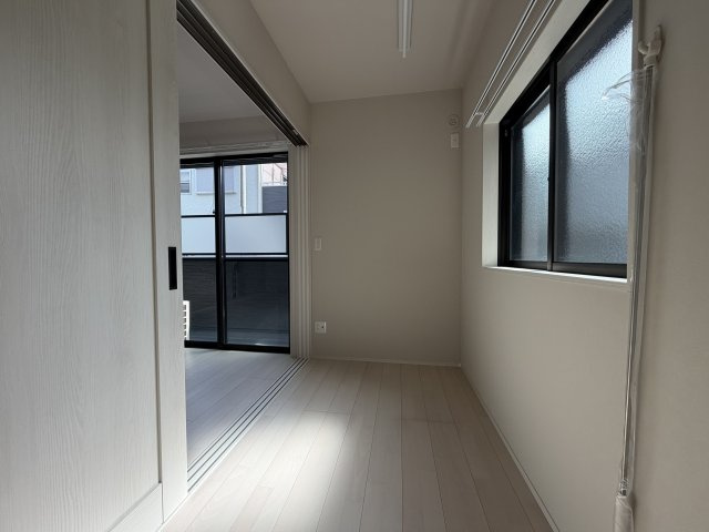 Louis Apartment豊中蛍池イーストの洋室