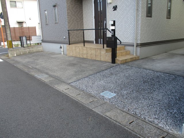 行橋市大字中津熊262番地51（C-37）の駐車場