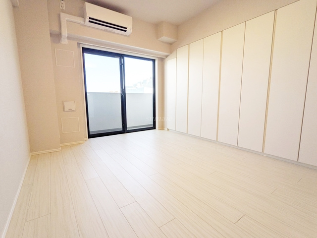 ＤＩＰＳ東十条駅前ＲＥＳＩＤＥＮＣＥの居間・リビング|収納豊富なお部屋です☆