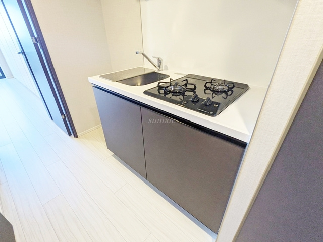 ＤＩＰＳ東十条駅前ＲＥＳＩＤＥＮＣＥのキッチン|キッチン横に冷蔵庫を置けます☆