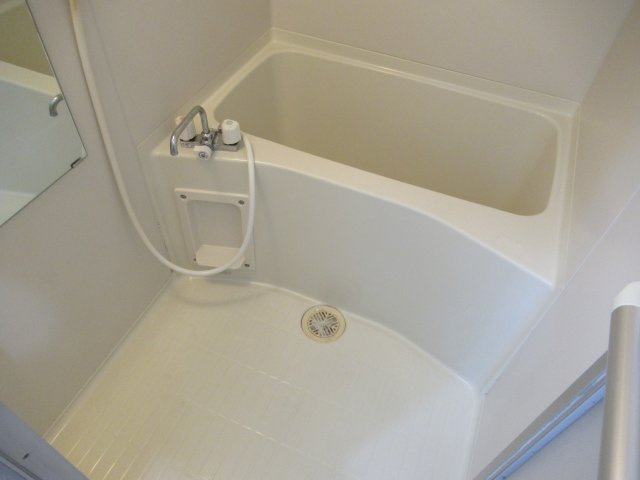 サンクスパレ千代原の浴室