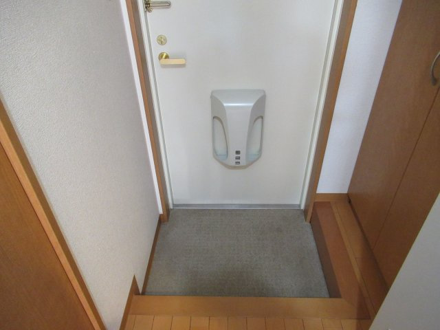 サンクスパレ千代原の玄関