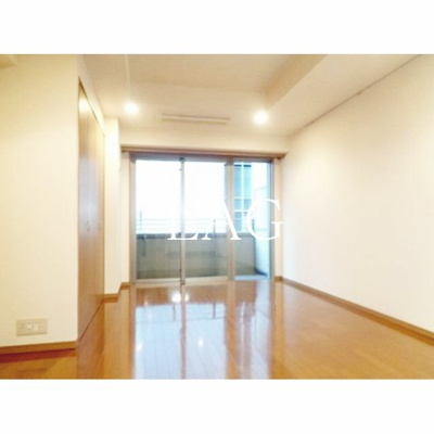 【居間・リビング】 | オークコート | 洋室のお部屋です。