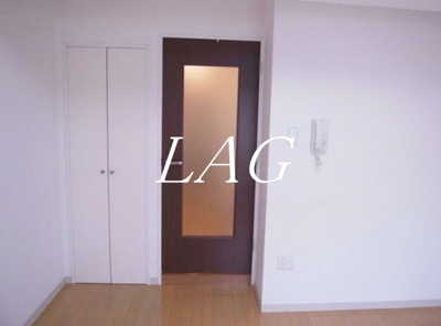 【居間・リビング】 | エスト　ソーレ | 洋室のお部屋です。