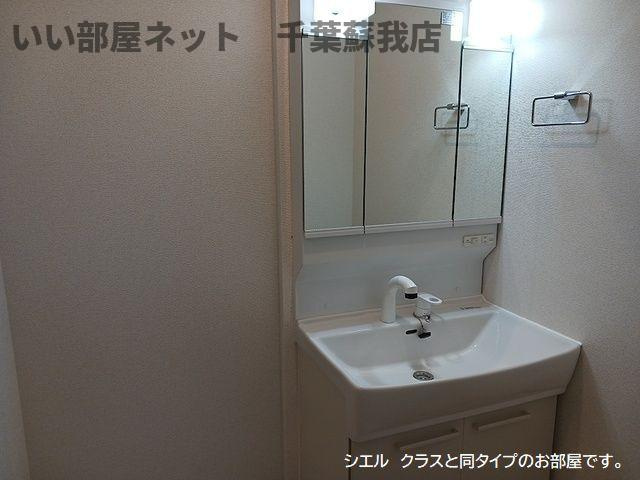 松ケ島１丁目アパートの洗面所|広い洗面スペース