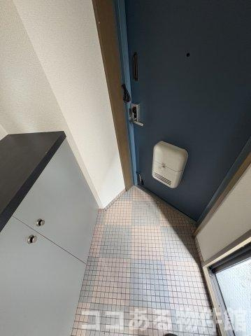 アークパレス誠の玄関