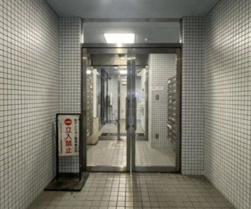 ライオンズマンション荻窪駅前のエントランス