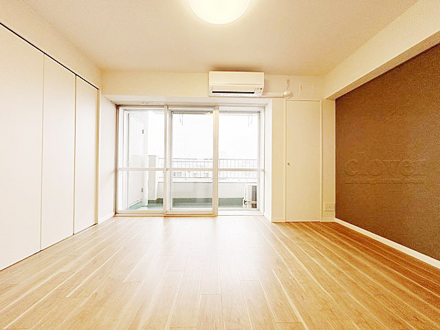 【洋室】 | ウィスタリアマンション板橋志村 | ひとりで過ごす時間も多くなる、居室の様子です。～即日のご見学可能～　お問合せはお気軽に。