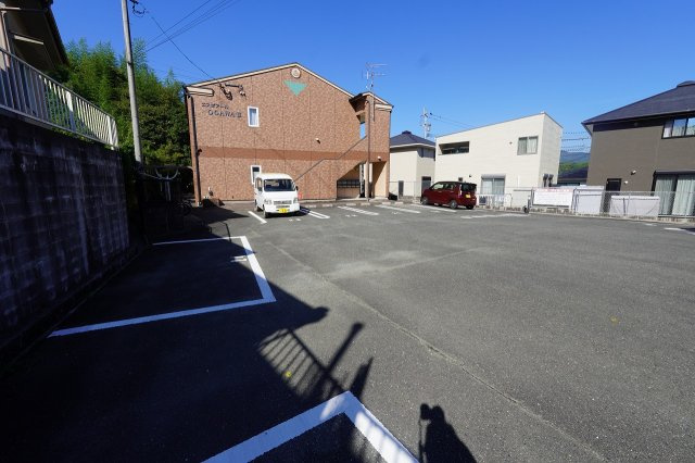 エスポアールOGAWAⅡの駐車場