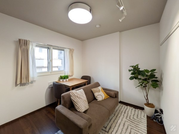 Ｔｈｅ　Ｓｈｉｎａｇａｗａ　Ｅａｓｔ　Ｒｅｓｉｄｅｎｃｅの居間・リビング|ゆったり過ごせる居間です