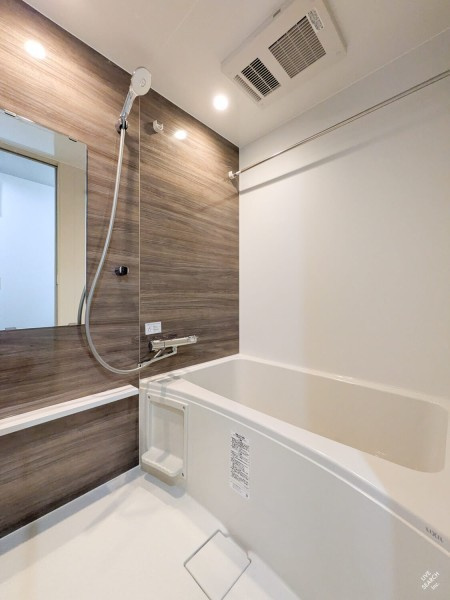 Ｔｈｅ　Ｓｈｉｎａｇａｗａ　Ｅａｓｔ　Ｒｅｓｉｄｅｎｃｅの浴室|コンパクトで使いやすいお風呂です