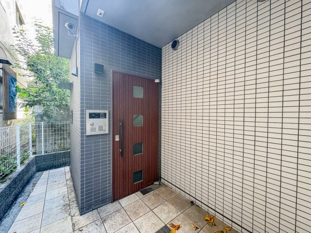 カーサからすやまのエントランス|清潔なエントランスです
