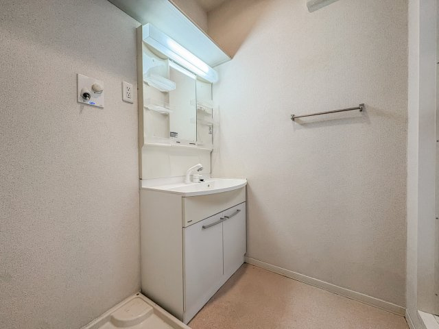 エスポワールＮの洗面所|明るい洗面所です