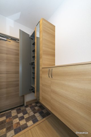 ボーセジュール 弐番館の玄関|下駄箱