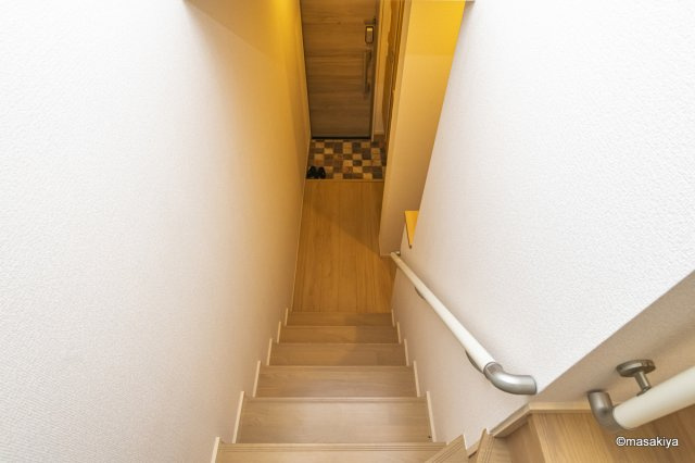 ボーセジュール 弐番館の玄関
