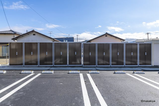 ボーセジュール 弐番館の駐車場