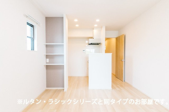 福岡市南区弥永２丁目のアパートの居間・リビング