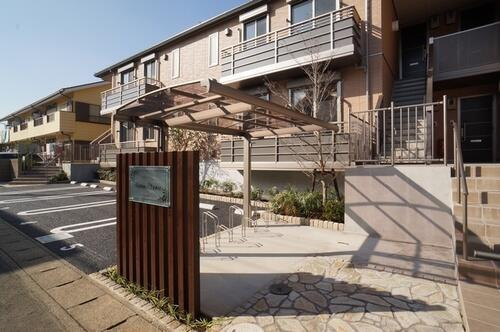 ボンヌ　シャンスのエントランス|毎日通るエントランスはこのようになっています