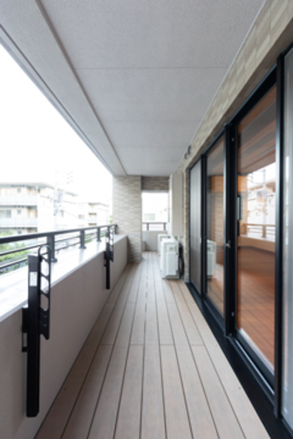 ブラウベルグ表参道のバルコニー|※写真は同タイプ住戸です。
