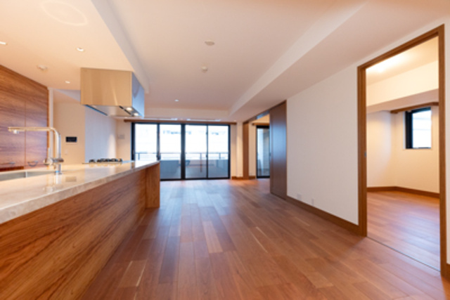 ブラウベルグ表参道の居間・リビング|※写真は同タイプ住戸です。