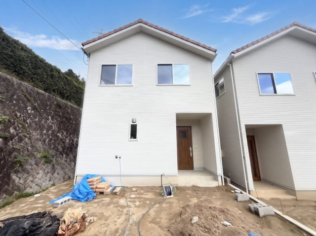 口田南4丁目　2号棟　新築戸建