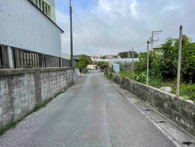 南城市玉城當山（限定1区画）の前面道路含む現地写真|※西側公道約4～5.1ｍ♪