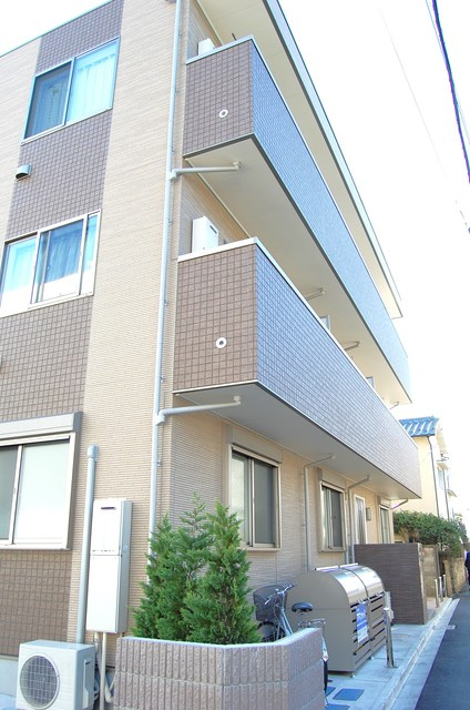 狛江市中和泉５丁目のアパートの外観