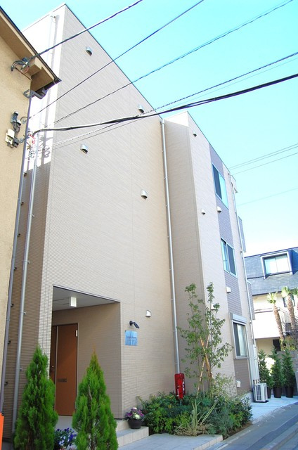 狛江市中和泉５丁目のアパートの外観