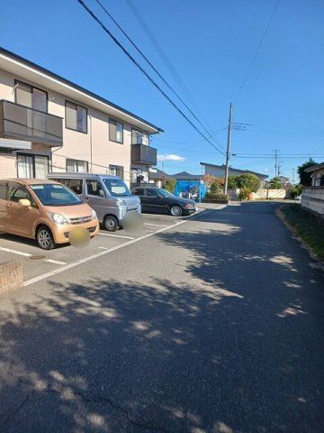 【駐車場】 | フローラルコート | 駐車場があるので、車を買う予定の方も安心です