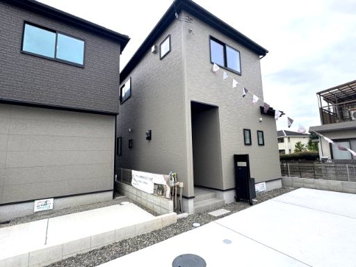 泉佐野市南中安松新築戸建ての外観
