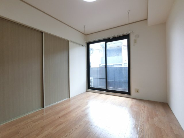 【寝室】