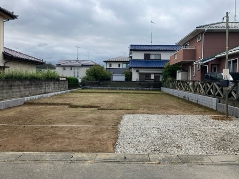 深谷市上野台　オ－ル電化！平屋住宅　土地広々86坪超‼の前面道路含む現地写真
