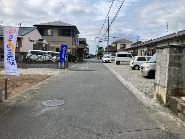 深谷市上野台　平屋住宅　土地広々86坪超‼の前面道路含む現地写真