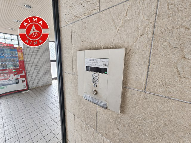 箱崎エクセル南22の設備|来客や宅配等もエントランスインターホンで確認でき安心です。