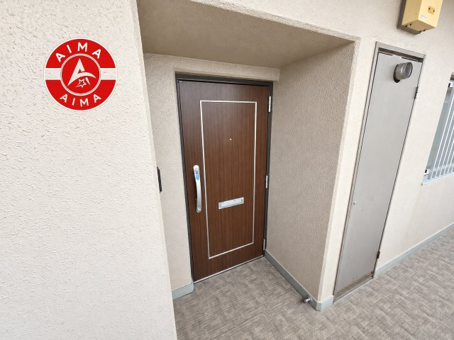 箱崎エクセル南22の玄関|きれいに整えられた外玄関で、住まいの第一印象も良好です。