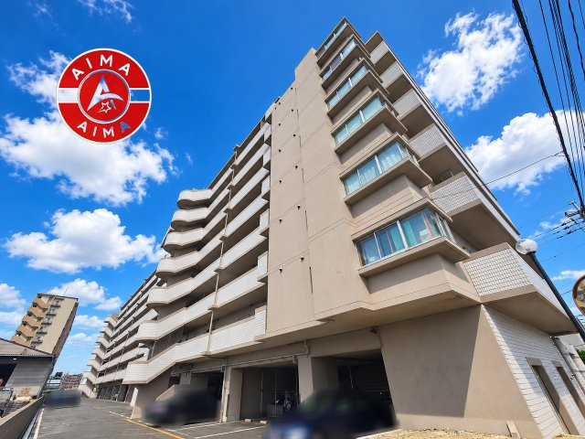 箱崎エクセル南22の外観|季節の移ろいとともに、表情を変える美しい佇まいが魅力です。