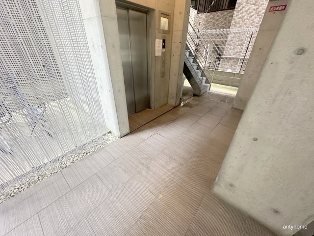 SK TOWER心斎橋EAST　仲介手数料無料のロビー