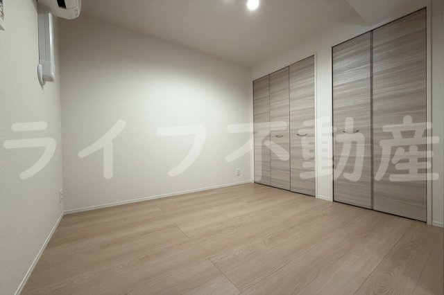 ウエスタンハイツ19の居間・リビング|こちらの居間で趣味の時間をお楽しみください