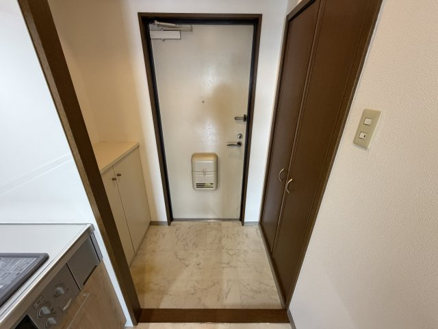 カサ下坂部の玄関