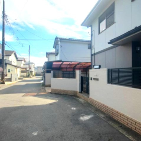 中古戸建　野田市中根12-27の前面道路含む現地写真