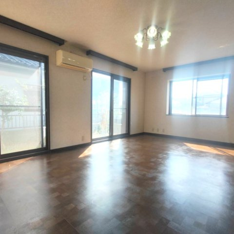 中古戸建　野田市中根12-27の居間・リビング