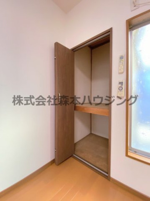 【収納】 | 　寝屋川市高柳2丁目38テラスハウス | 便利な収納スペースです
