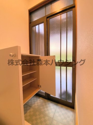 【収納】 | 　寝屋川市高柳2丁目38テラスハウス | シューズボックスついてます