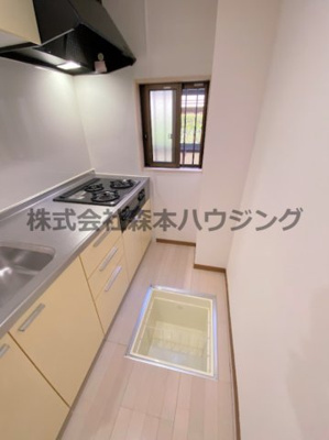 【収納】 | 　寝屋川市高柳2丁目38テラスハウス | 床下収納があります