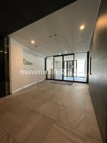 大阪市中央区博労町１丁目の賃貸マンションのロビー
