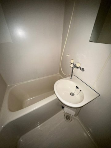 リバーグリーンの浴室|※別部屋参考写真