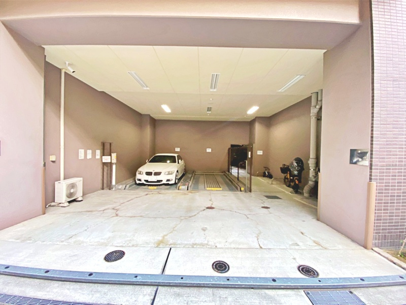 エステムプラザ心斎橋ＥＡＳＴ　ＩＶブランディアの駐車場